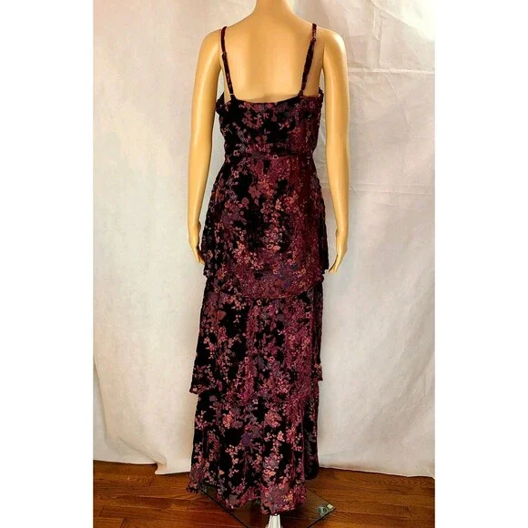 Elegant Floral Burgundy Dress - Picture 6 of 16